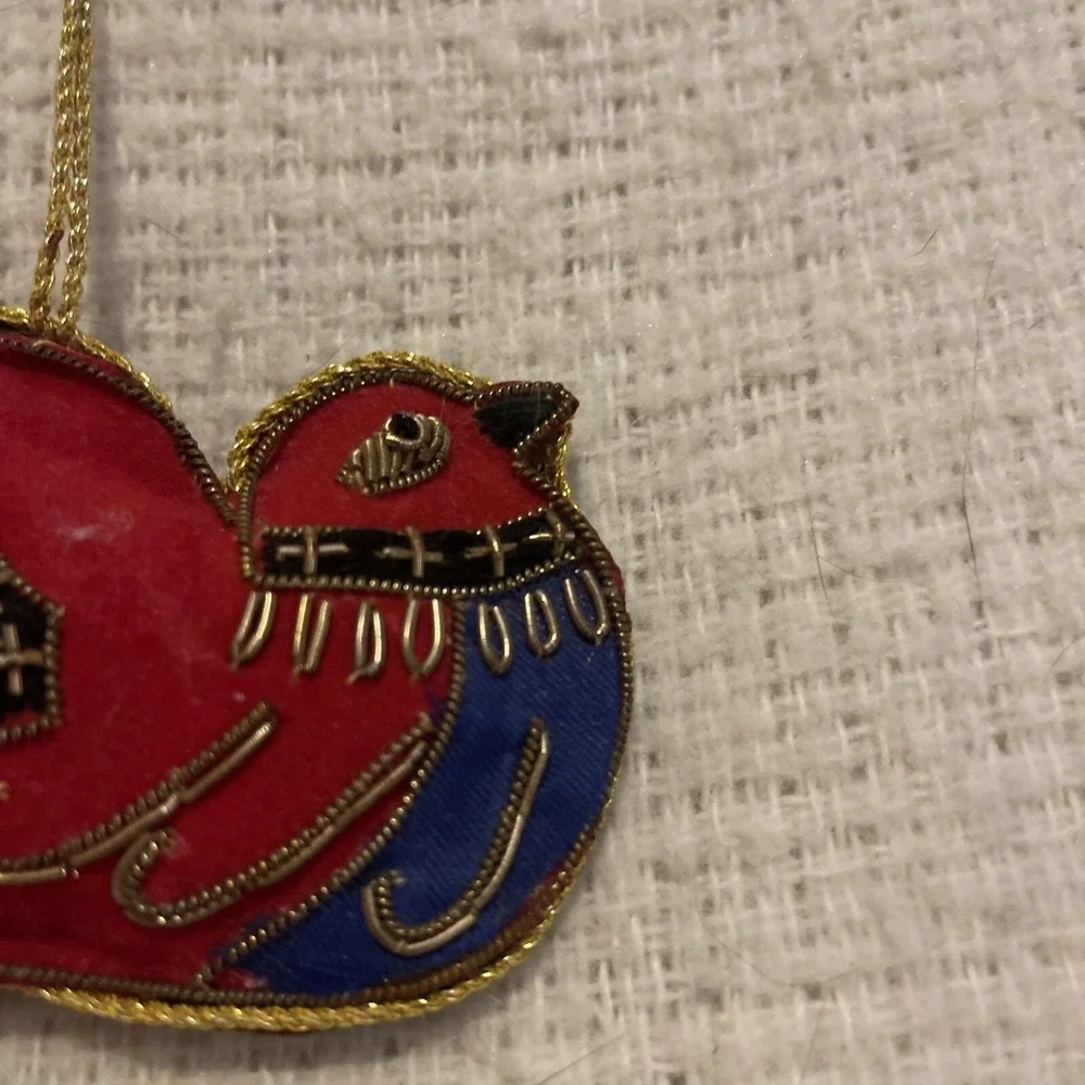 VINTAGE NEIMAN MARCUS RED VELVET CHRISTMAS ORNAMENT DOVE‎ BIRD GOLD BEADED BLUE